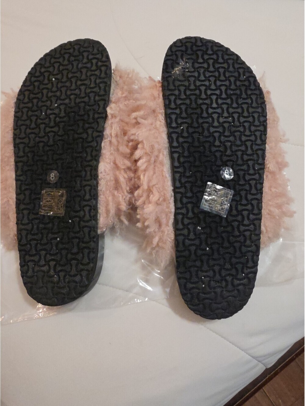 Urban Outfitters Winter Pink Faux Fur Warm Slipers Open Toe Size 8 - Picture 6 of 6